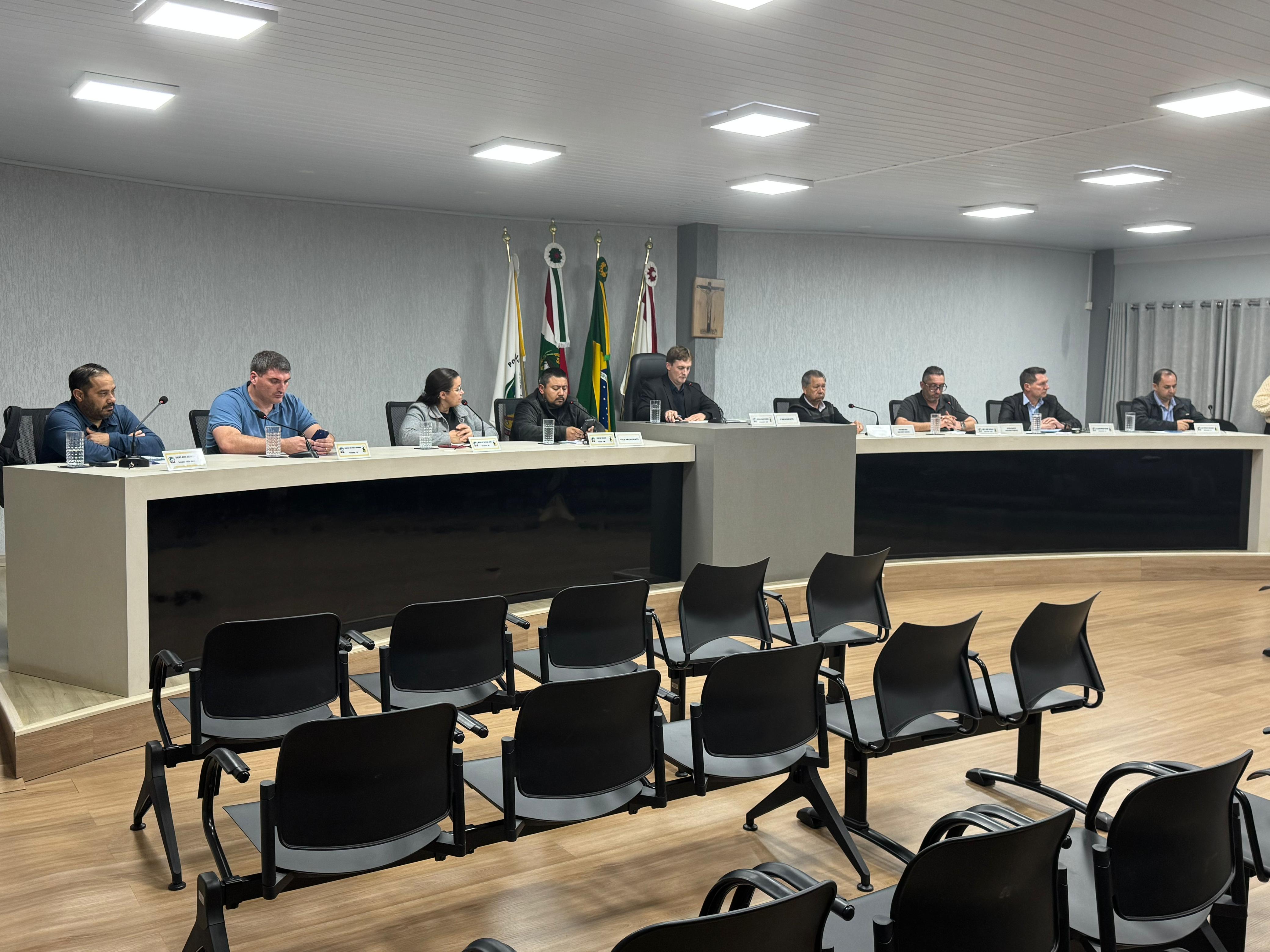 Na 25ª sessão ordinária do dia 04 de agosto do corrente foram apresentadas, discutidas e votadas às seguintes proposições
