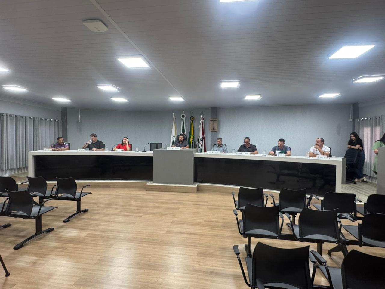 Na 41ª Sessão Ordinária Do Dia 01 De Dezembro Do Corrente Foram Apresentadas, Discutidas E Votadas Às Seguintes Proposições
