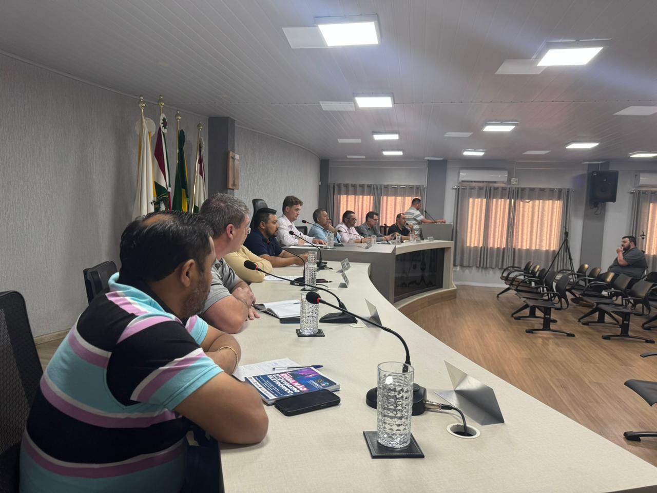 Na 35ª Sessão Ordinária Do Dia 13 De Outubro Do Corrente Foram Apresentadas, Discutidas E Votadas Às Seguintes Proposições