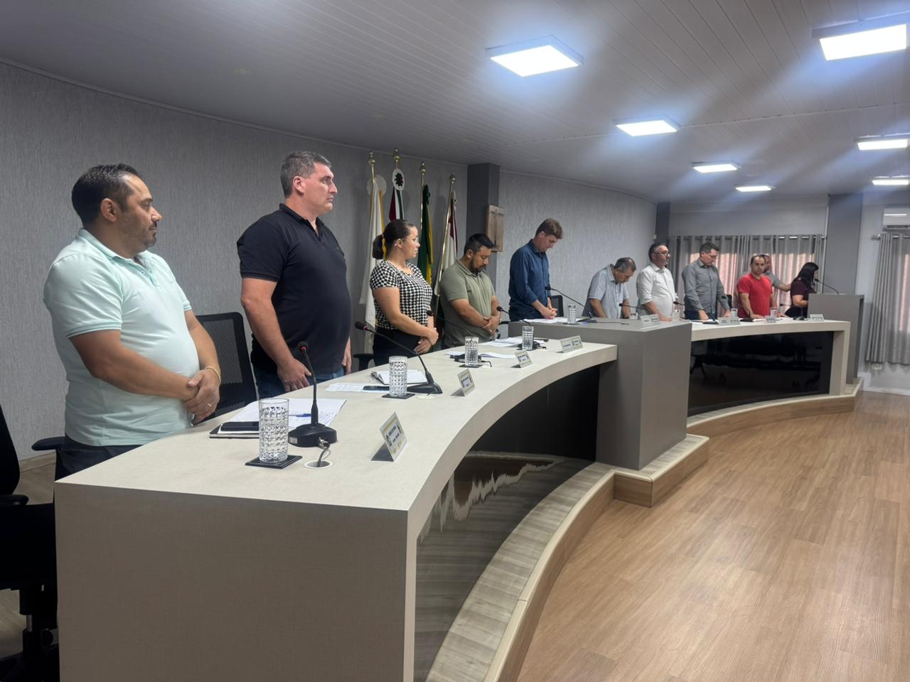 Na 38ª Sessão Ordinária do dia 10 de novembro do corrente ano foram apresentadas, discutidas e votadas as seguintes proposições: