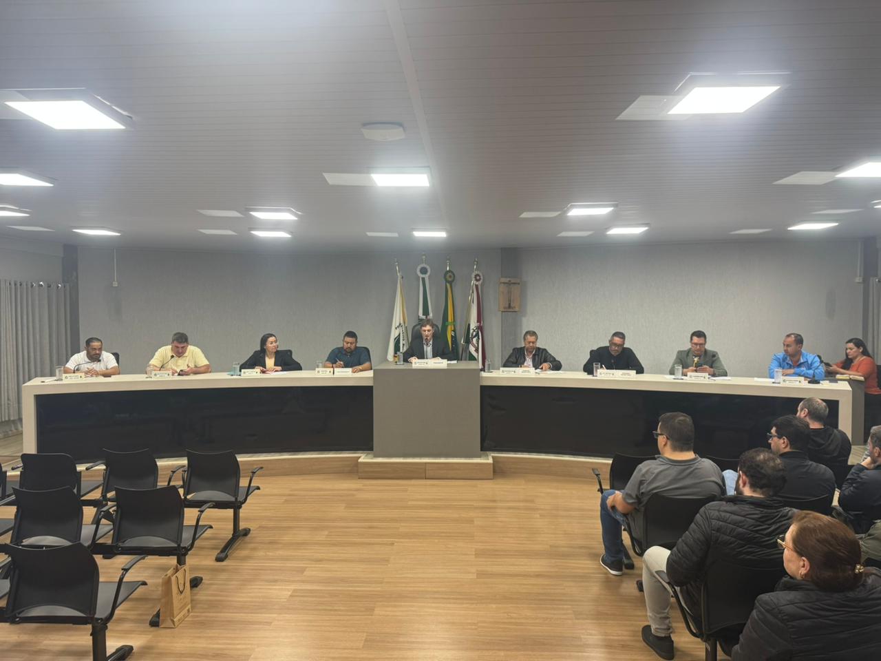 Na 30ª Sessão Ordinária Do Dia 08 De Setembro Do Corrente Foram Apresentadas, Discutidas E Votadas Às Seguintes Proposições