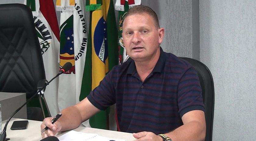 Vereador Valdecir Schmeier defende o retorno dos plantões de farmácias