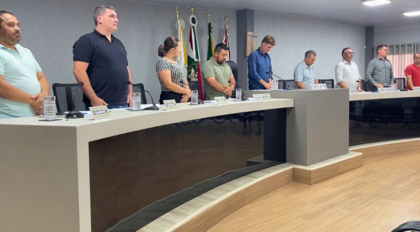 Câmara aprova 10 projetos e destaca investimento em moradias populares